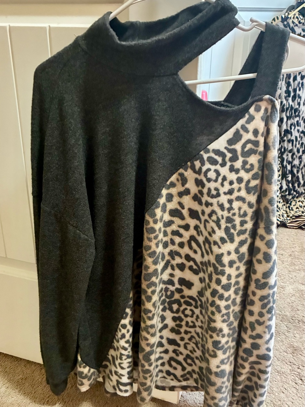 Cutout Shoulder Leopard Print Knit Sweater - Black